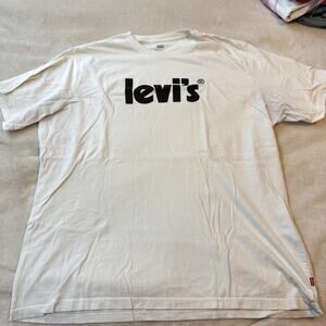 White Levi's T-shirt men's size large